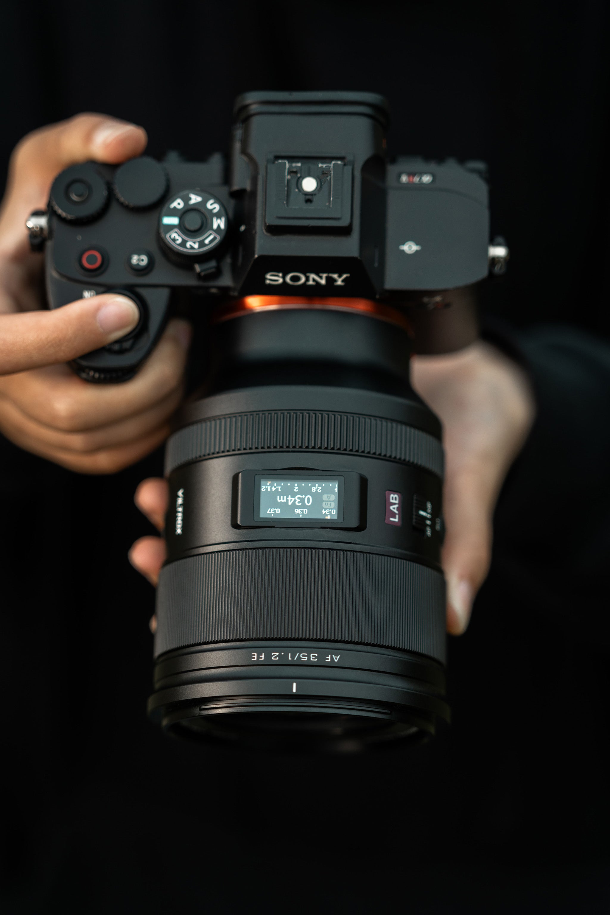 Viltrox AF 35mm F1.2 LAB FE lens real-time display