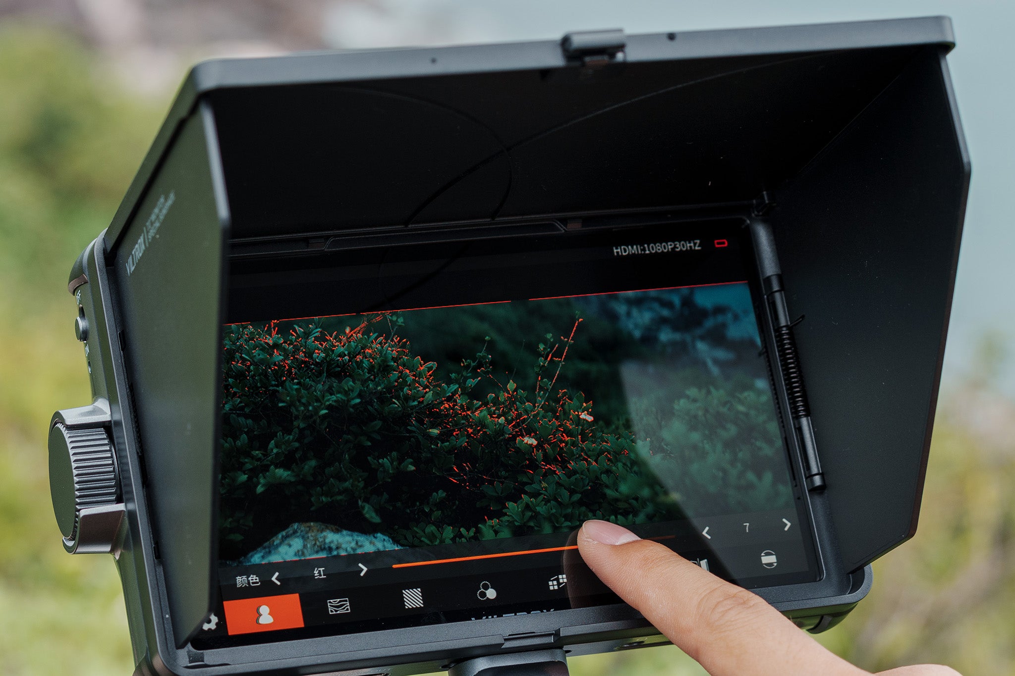 Camera Monitor with Zebra Pattern Function